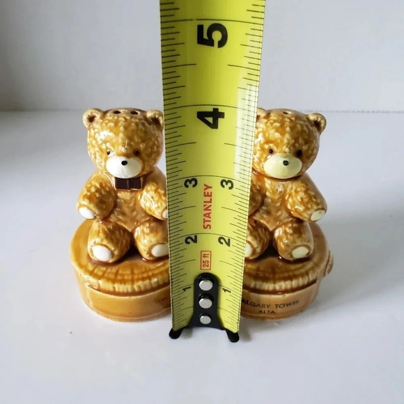 Vintage set of 2 Teddy Bear  Souvenir Salt/Pepper Shakers. - Picture 6 of 6